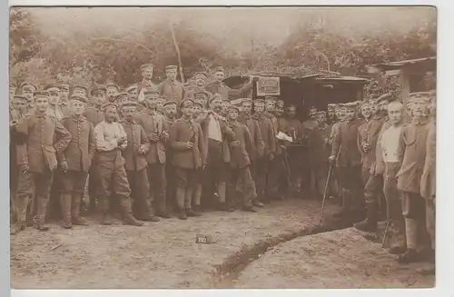 (F3583) Orig. Foto 1.WK Champagne, Soldaten d. III./240. v. Feldkatine 1914-18