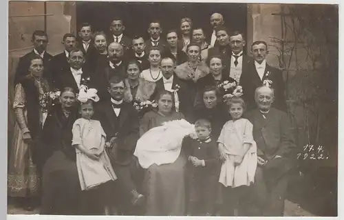 (F3538) Orig. Foto Gruppenfoto mit Baby, Taufe 1922