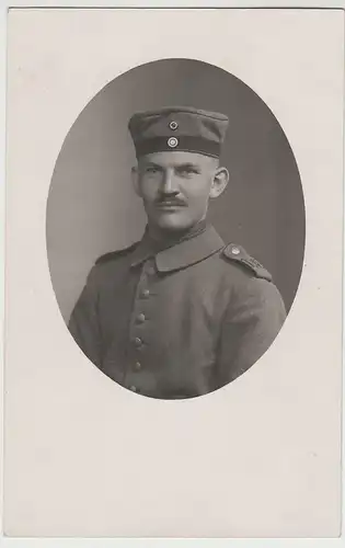 (F3497) Orig. Foto Porträt 1.WK Soldat im Oval, Schulterklappe 105, 1914-18