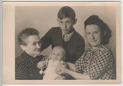 (F3364) Orig. Foto Familienfoto mit Baby, Fotograf Rudolstadt