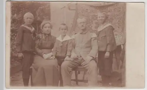 (F3253) Orig. Foto Personen, Familie mit Soldat vor 1914