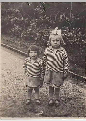 (F3171) Orig. Foto 2 kleine Mädchen Erika u. Anneliese 1927