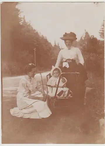 (F30876) Orig. Foto Frauen m.Kinderwagen, Weg v. Elend n. Mandelholz, Juni 1910