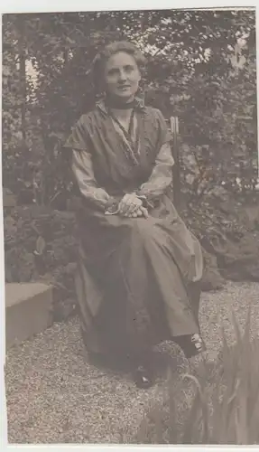 (F30864) Orig. Foto Porträt junge Frau im Garten 1920er