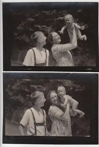 (F30819) 2x Orig. Foto Frau hält Kleinkind in die Luft, Junge 1927