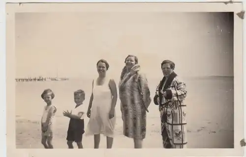 (F30812) Orig. Foto Travemünde, Personen am Strand 1931