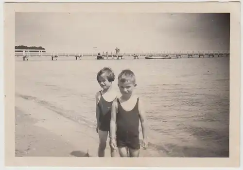 (F30809) Orig. Foto Travemünde, Kinder Ingrid und Klaus am Strand 1931