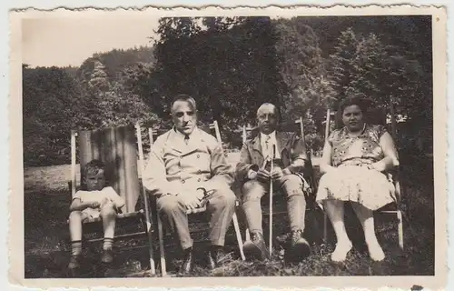 (F30792) Orig. Foto Personen im Freien auf Liegestuhl 1930