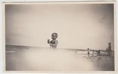 (F30770) Orig. Foto Kind Klaus am Strand, Ostsee 1929