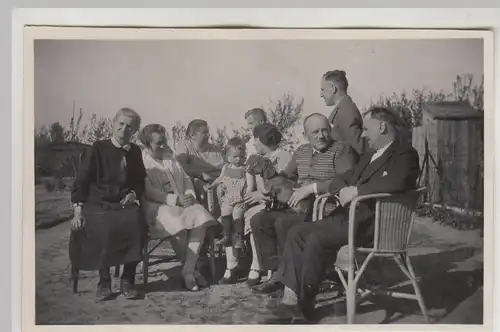 (F30756) Orig. Foto Familie im Garten in Neuenhagen 1929