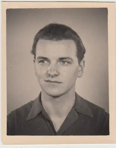 (F30671) Orig. Foto Porträt, Passbild junger Mann 1930er