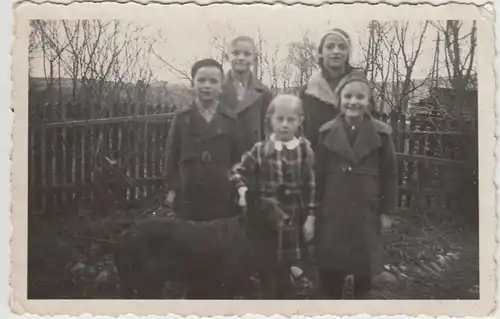 (F30658) Orig. Foto Kinder im Garten, Andenken an Enkel Margot und Kurt 1930er