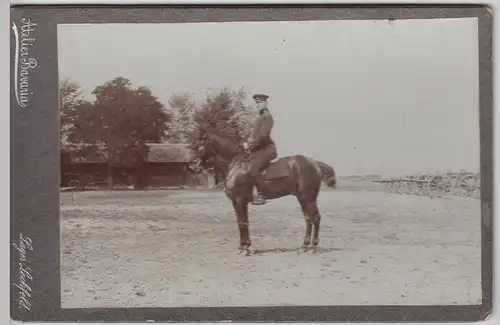 (F3051) Orig. Foto Lagerlechfeld, berittener Soldat, aufgereihte Kanonen 1904