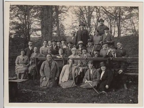 (F30460) Orig. Foto Köllnischfeld, Gruppenbild im Freien 1927