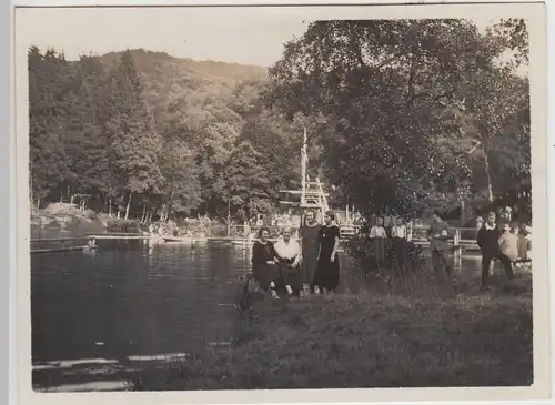 (F30441) Orig. Foto Wiesenbecker Teich, Personen am Teichufer 1925