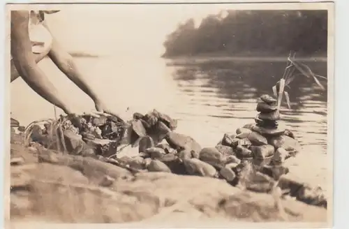 (F30383) Orig. Foto Steine am Ufer, Steinkunst 1930