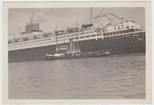 (F30286) Orig. Foto Bremerhaven, Passagierschiff EUROPA am Kolumbuspier 1930