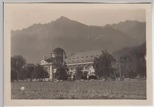 (F30253) Orig. Foto Meran, Frau im Kurgarten 1929