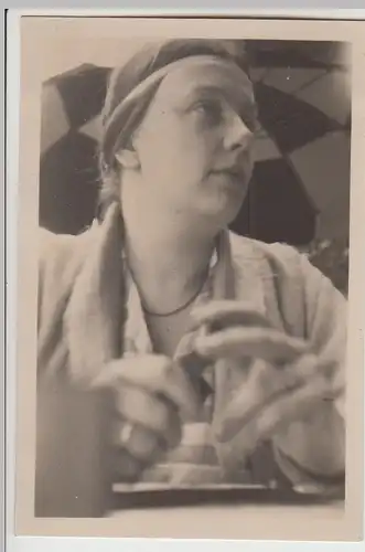 (F30229) Orig. Foto junge Frau unterm Sonnenschirm 1929