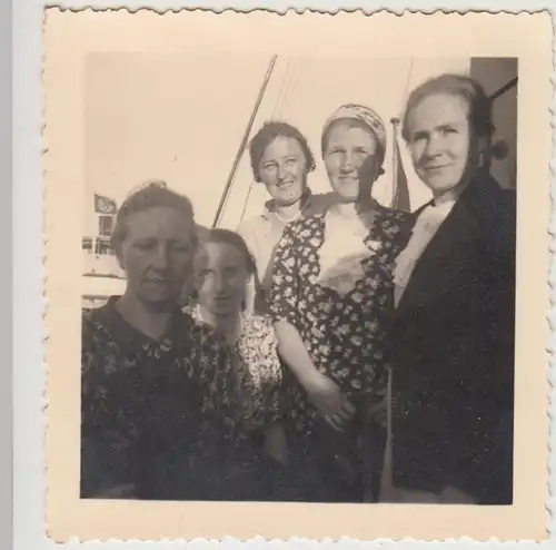 (F30165) Orig. Foto Frauen auf Boot, Fahrt ab Langeoog 1937