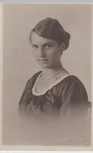 (F30065) Foto AK Porträt junge Frau Friedel Specht, Hamburg 1921