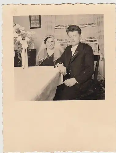 (F30048) Orig. Foto Personen in der Stube, Hochzeit 1937