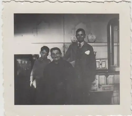 (F29982) Orig. Foto Personen in der Küche 1936
