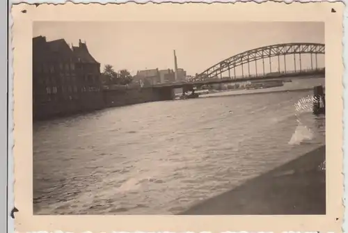 (F29916) Orig. Foto Bremen, alte Lagerhäuser und Weserbrücke 1930er