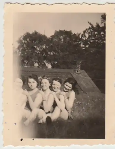 (F29903) Orig. Foto Dortmund, Frauen auf dem Dach der Kronen-Brauerei 1941