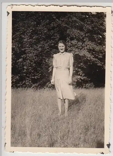 (F29890) Orig. Foto Braunschweig, Frau im Prinzenpark 1940