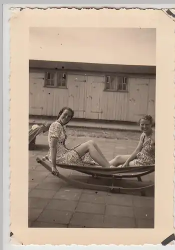 (F29879) Orig. Foto Borkum, Frauen im Liegestuhl am Strand 1939