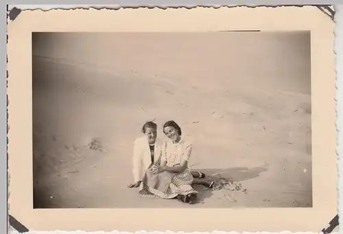 (F29867) Orig. Foto Frauen am Strand auf Borkum Juli 1939