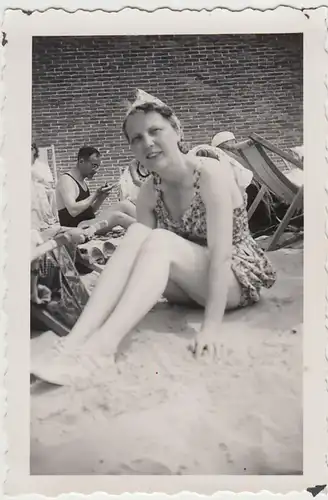 (F29848) Orig. Foto Badegäste am gemauerten Ufer auf Borkum Juli 1939