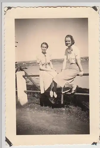 (F29824) Orig. Foto Frauen in Körbecke am Möhnesee 1938