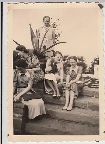 (F29789) Orig. Foto Personen auf Treppe, Park o.ä. in Oelde, 13.8.1938