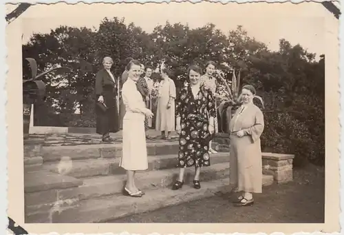 (F29788) Orig. Foto Personen auf Treppe, Park o.ä. in Oelde, 13.8.1938