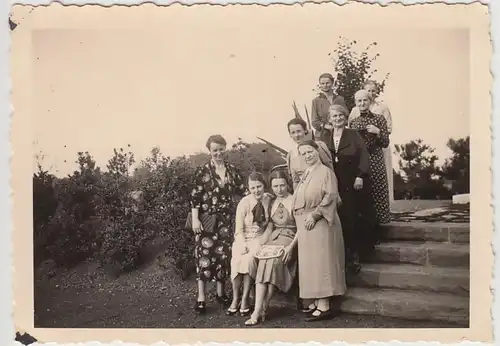 (F29787) Orig. Foto Personen auf Treppe, Park o.ä. in Oelde, 13.8.1938
