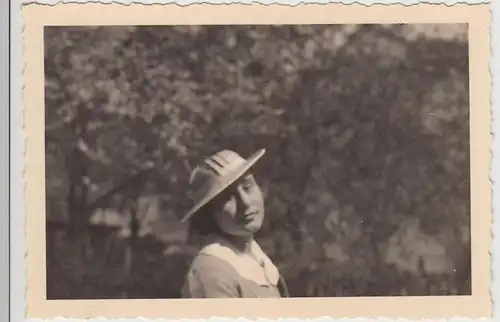 (F29774) Orig. Foto junge Frau Dorle im Freien 1937