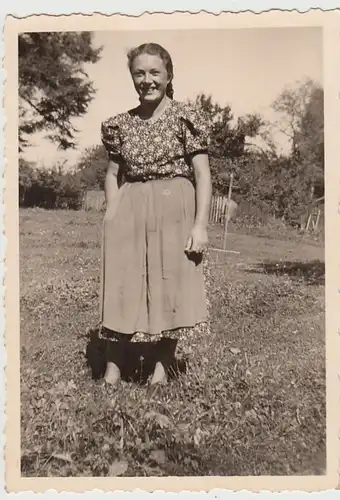 (F29743) Orig. Foto junge Frau Roswitha Jäger im Freien 1941