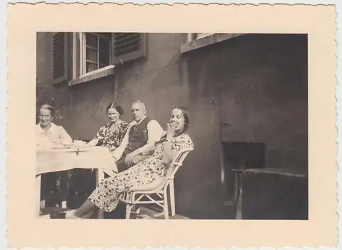 (F29716) Orig. Foto Buer, Personen am Wohnhaus Springestraße 35, 1936