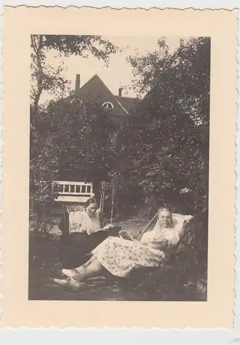 (F29712) Orig. Foto Buer, Frauen im Garten am Wohnhaus Springestraße 35, 1936