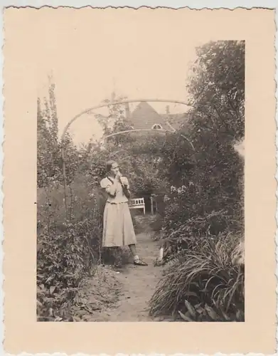 (F29679) Orig. Foto Buer, Mädchen im Garten Springestraße 35, 1936