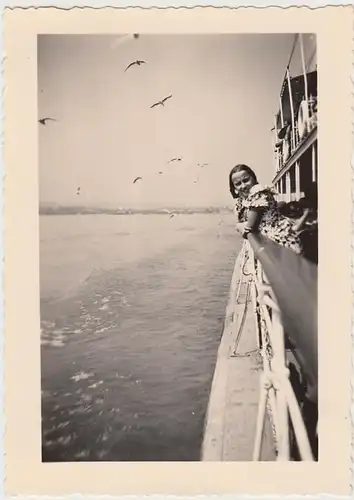 (F29639) Orig. Foto Bodensee, Mädchen schaut aus einem Personendampfer 1935