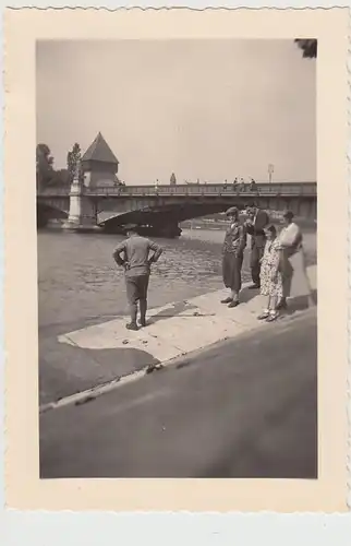 (F29638) Orig. Foto Konstanz, Personen vor der Rheinbrücke 1935