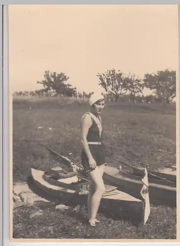 (F29528) Orig. Foto junge Frau Martha mit Sportbooten 1930