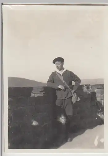 (F29489) Orig. Foto Dilsberg, junger Mann auf der Burg 1928