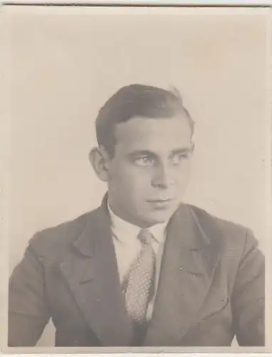(F29404) Orig. Foto Porträt eines jungen Mannes 1930