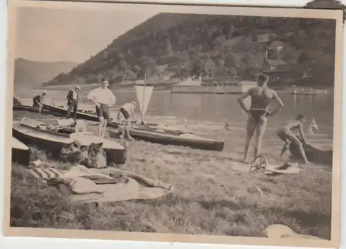 (F29402) Orig. Foto Personen mit Booten und Decken am Ufer (bei Heidelberg) 1930