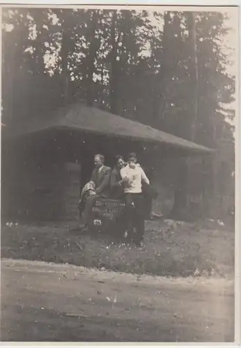 (F29394) Orig. Foto Heidelberg, Personen an der Drei Eichen Hütte 1930
