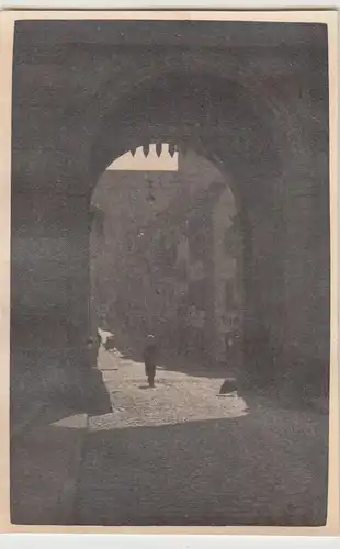(F29382) Orig. Foto Heidelberg, Blick durch das Brückentor auf Steingasse 1930